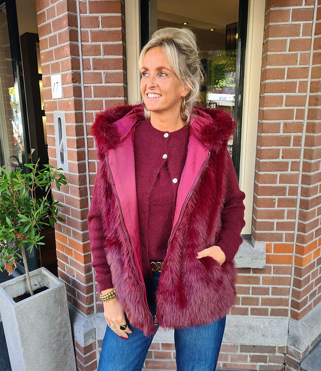 Faux Fur Bodywarmer Capuchon Bordeaux