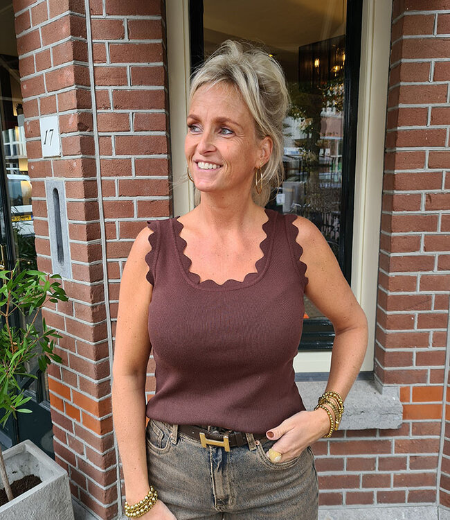 Ruffle Rand Hemdje Donkerbruin 2.0