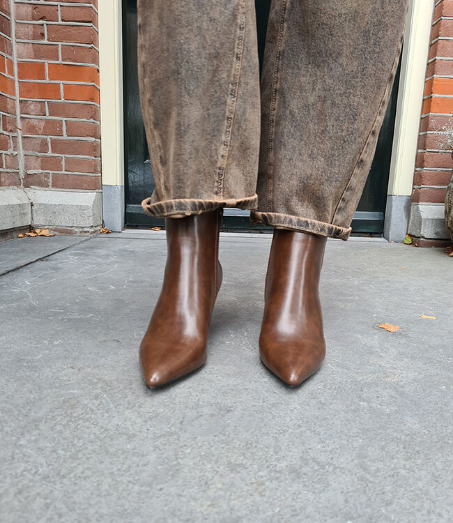 Enkellaarsjes Hakje Lederlook Bruin