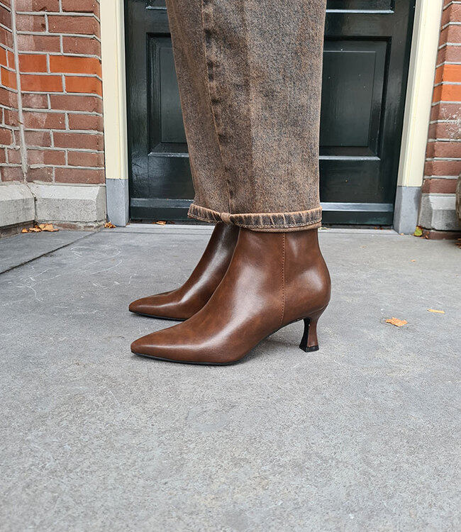 Enkellaarsjes Hakje Lederlook Bruin