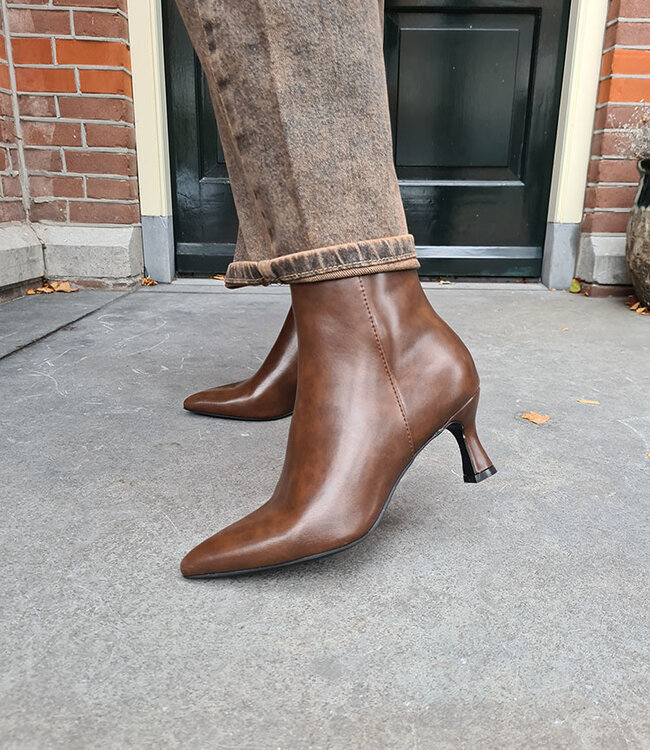 Enkellaarsjes Hakje Lederlook Bruin