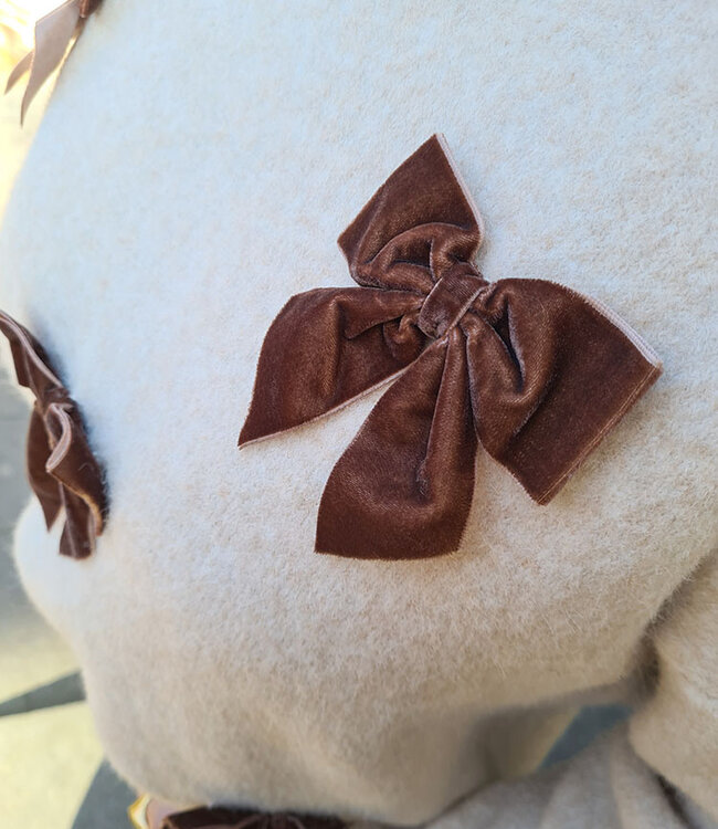 Knit Trui Crème met Bruine Strikjes