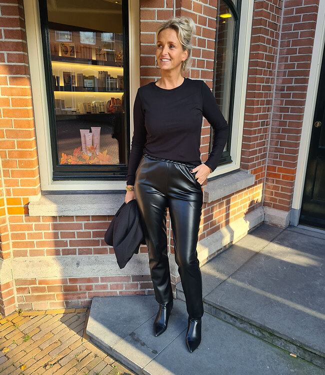 Basic Longsleeve Zwart