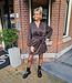 Zijdelook Overslagdress met Strass Donkerbruin