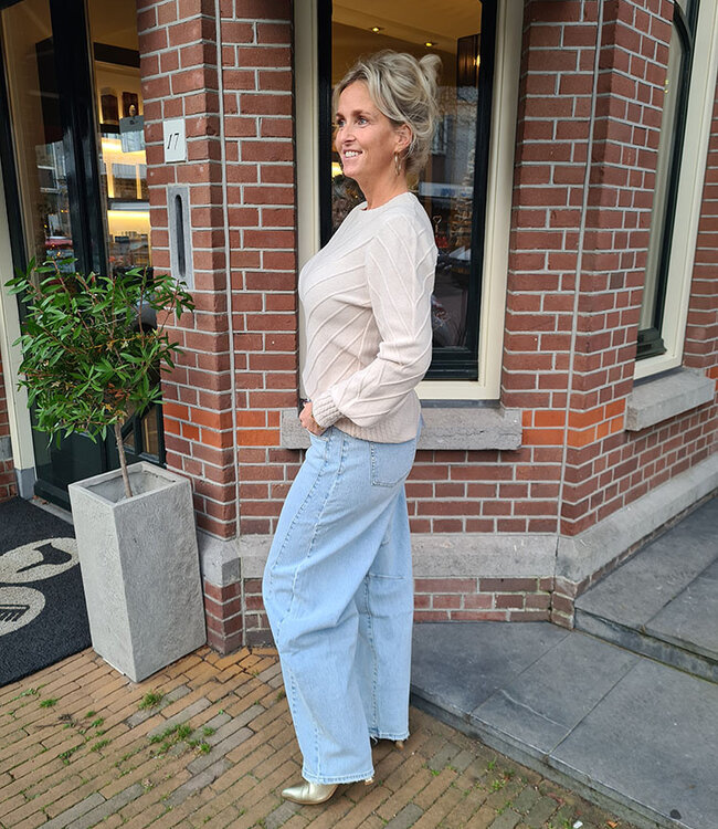 Basic Pofmouw Streepprint Crème