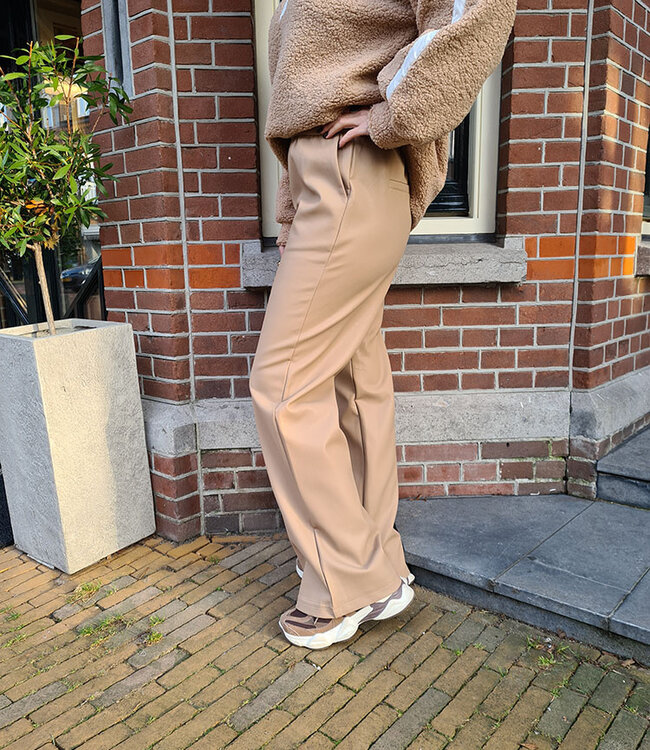 Azzurro Lederlook Broek Stretch Band Camel