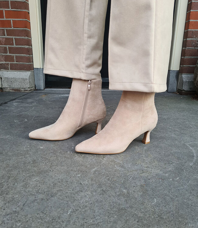 Enkellaarsjes Hakje Suedelook Beige