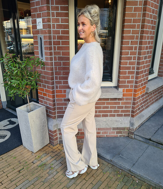 Ambika Fluffy Knit Trui Crème