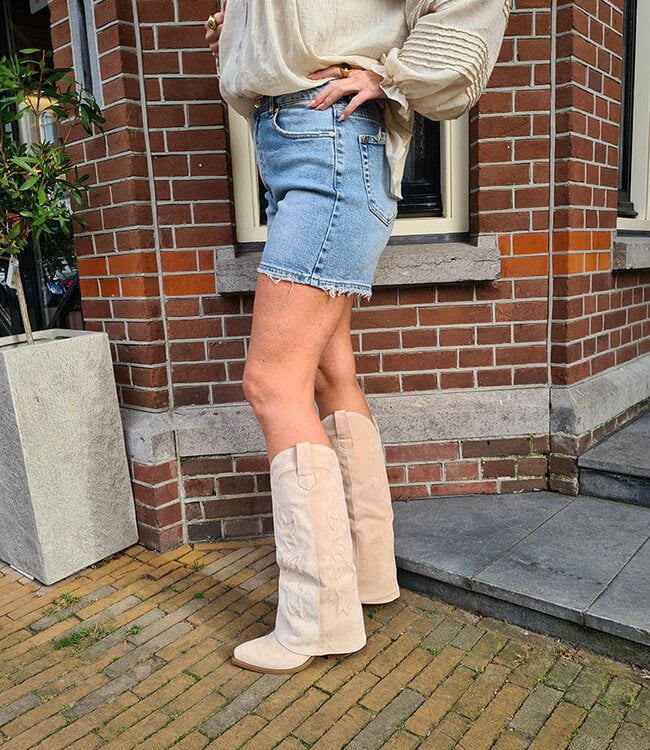 Queen Hearts Short 3900