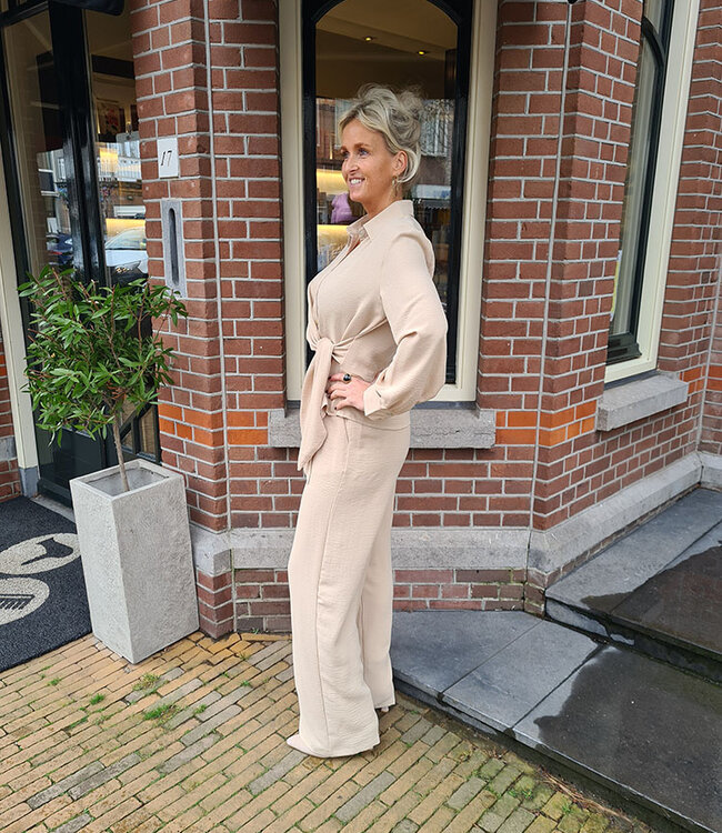 Azzurro Blouse met Wikkelceintuur Beige