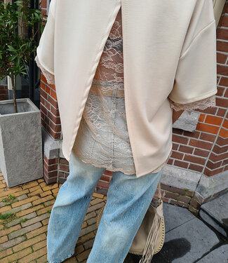 Oversized Tee met Split op Rug Beige