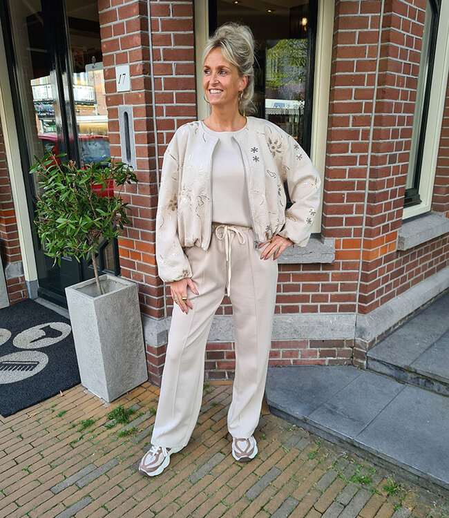 Suedelook Bomber Jacket met Shimmer Crème