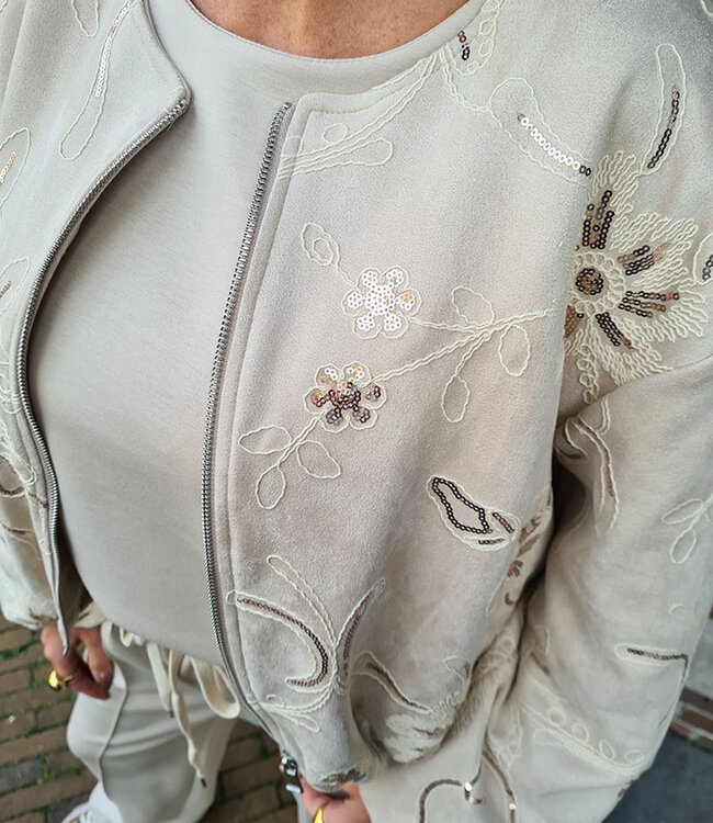Suedelook Bomber Jacket met Shimmer Crème