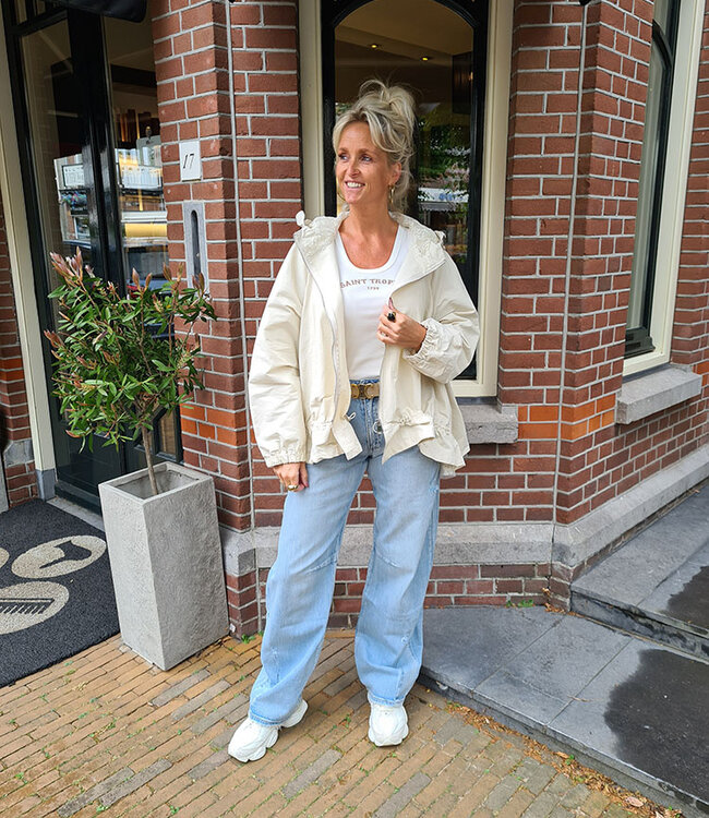 Oversized Jas Met Kant Crème