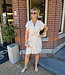 Azzurro Jurkje met Knoopdetail Beige