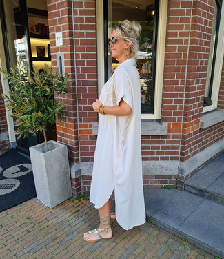 Lange Dress met Borduursels Crème