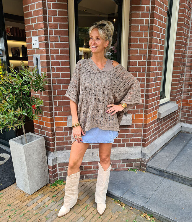 Teatro Knit Trui Poncho Vhals Taupe