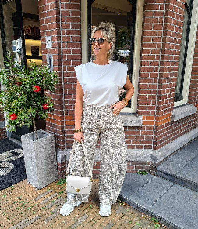 Azzurro Basic Tee Schoudervulling Wit