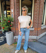 Azzurro Basic Tee Schoudervulling Beige