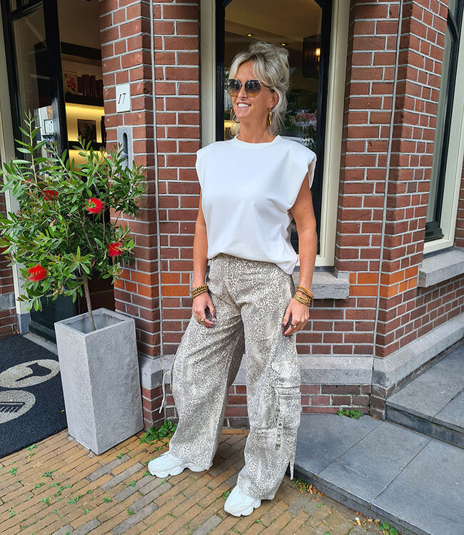 Azzurro Basic Tee Schoudervulling Wit