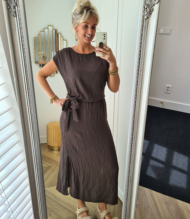 Mouwloze Jurk met Knoopdetail Donkerbruin