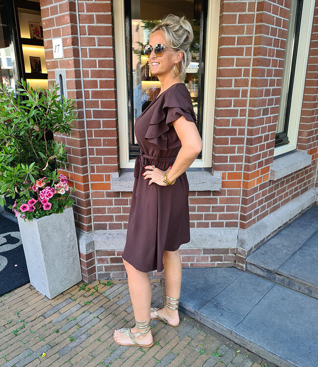 Azzurro Korte Jurk Ruffle Mouwtje Donkerbruin