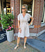 Azzurro Korte Jurk Ruffle Mouwtje Beige