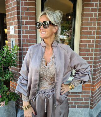 Luxe Silky Vest/Bomber Taupe