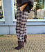 BM Donker Geruite Broek Knoopdetail