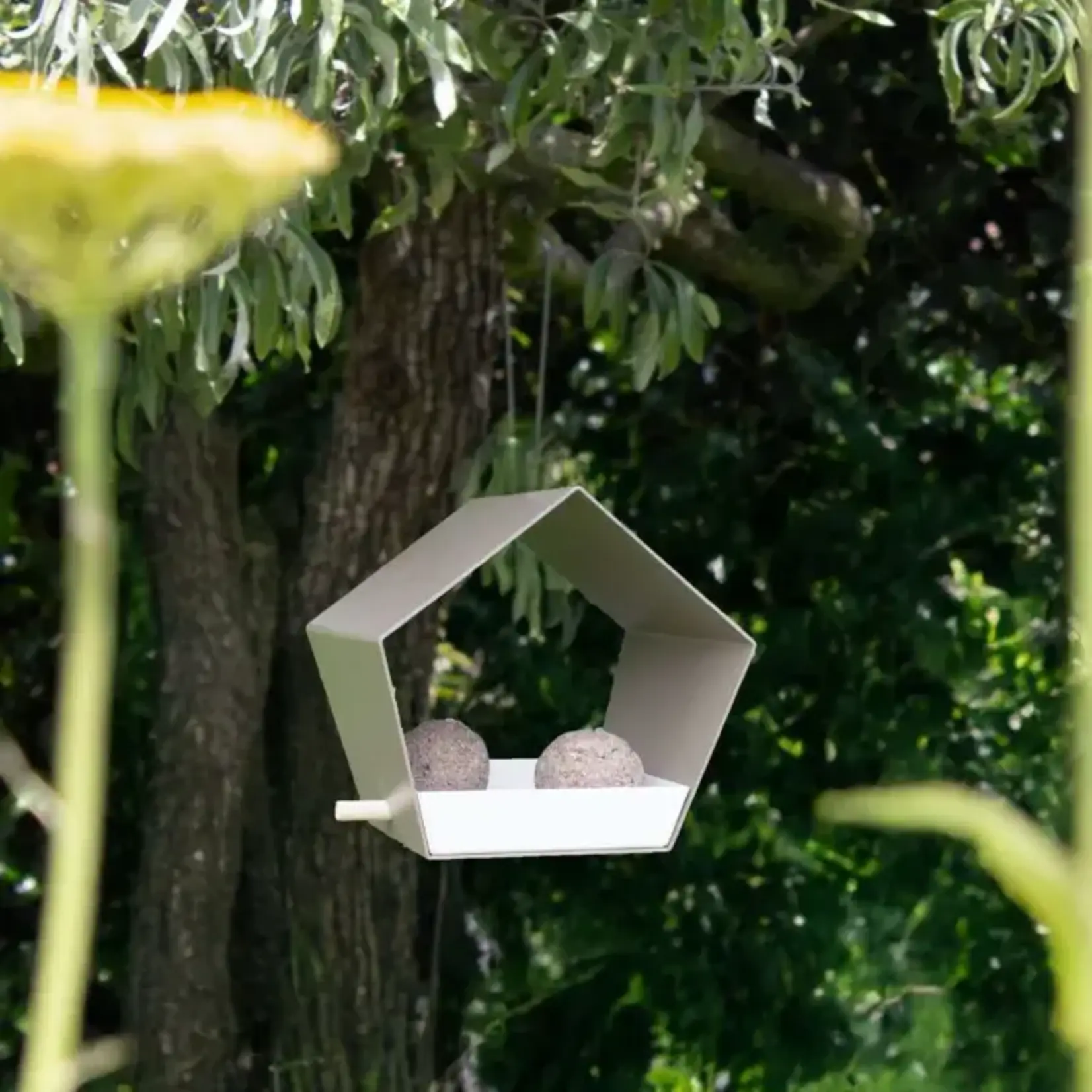 Heeej Small Diamond - hangend vogelvoederhuisje Sand/White