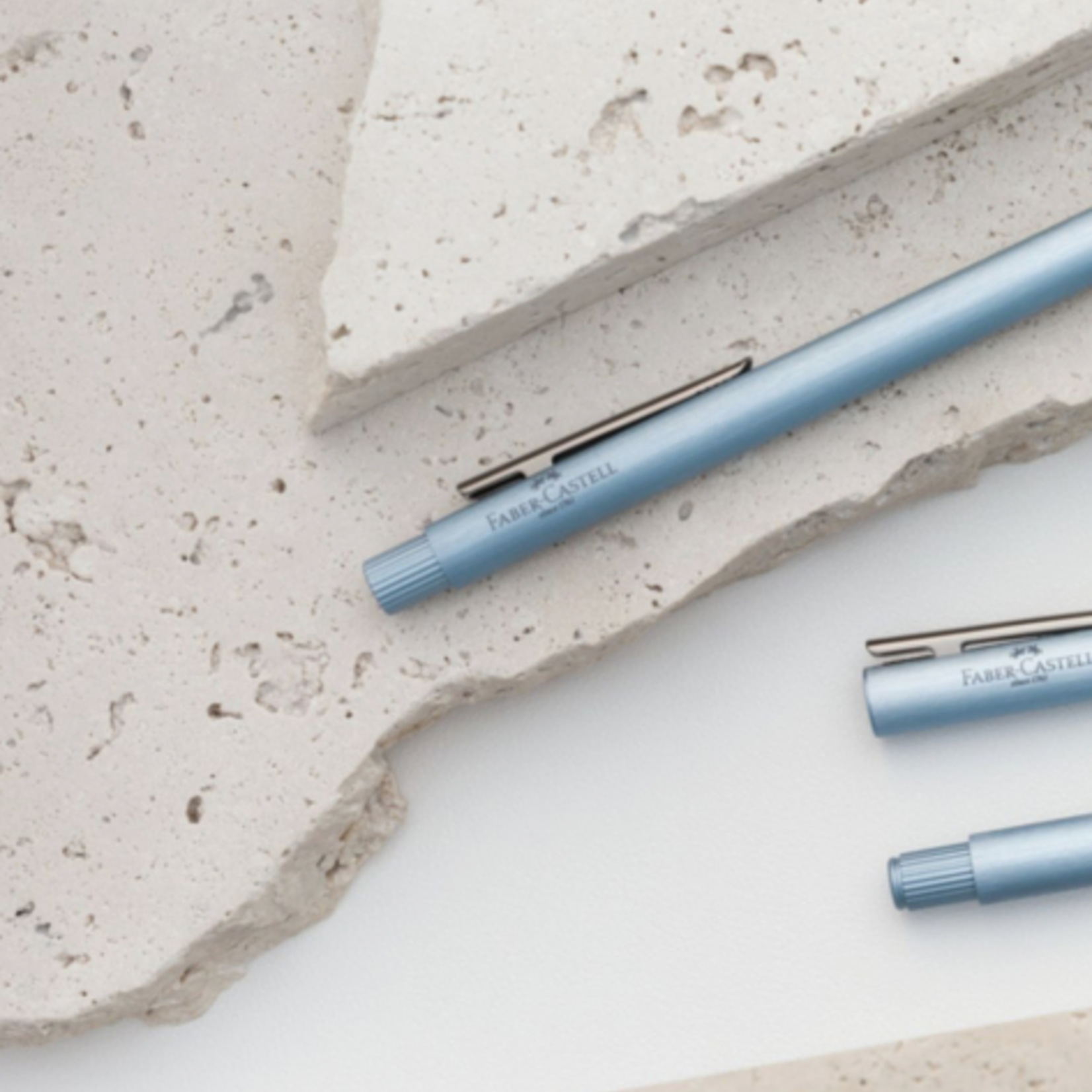 Faber-Castell Faber-Castell Balpen Neo Slim Aluminium Serenity Blue