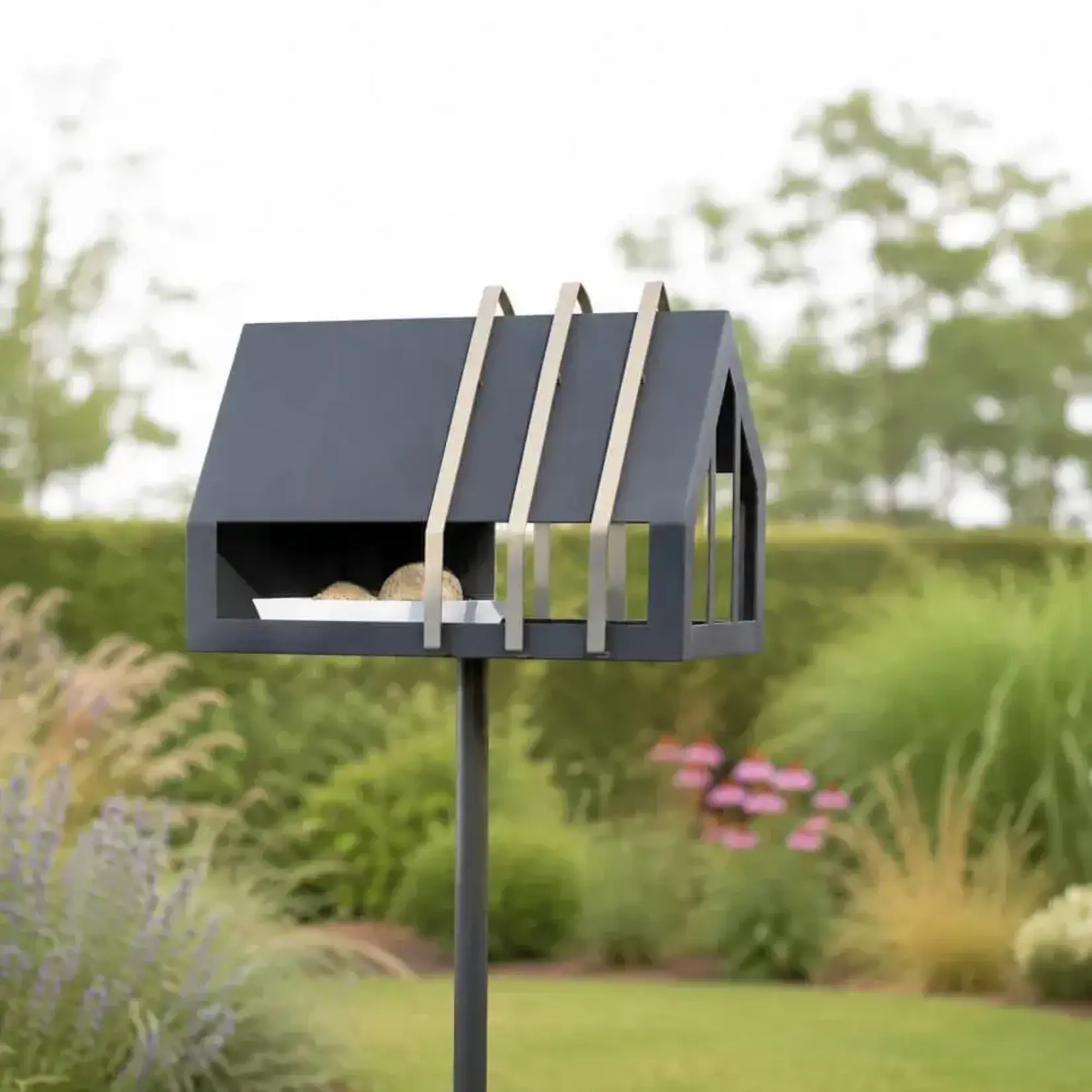 Heeej Framed feeder - Voederhuis op paal voor kleine vogels donkergrijs
