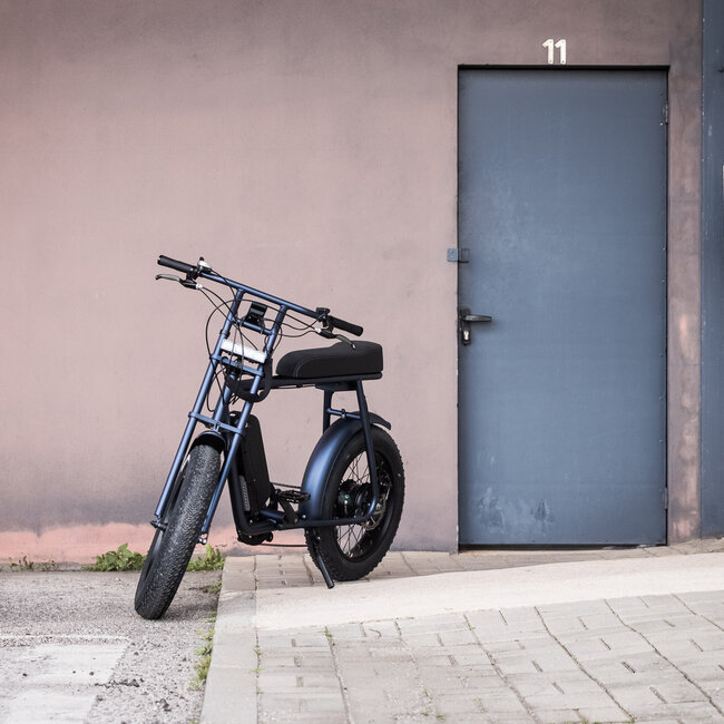 50 Rebels | R-Series | 250 W | Metallic blue | 60 km