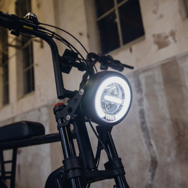 Astonic E-Rides | Earth | Sky High | 250 W | Graphite black | 80 km