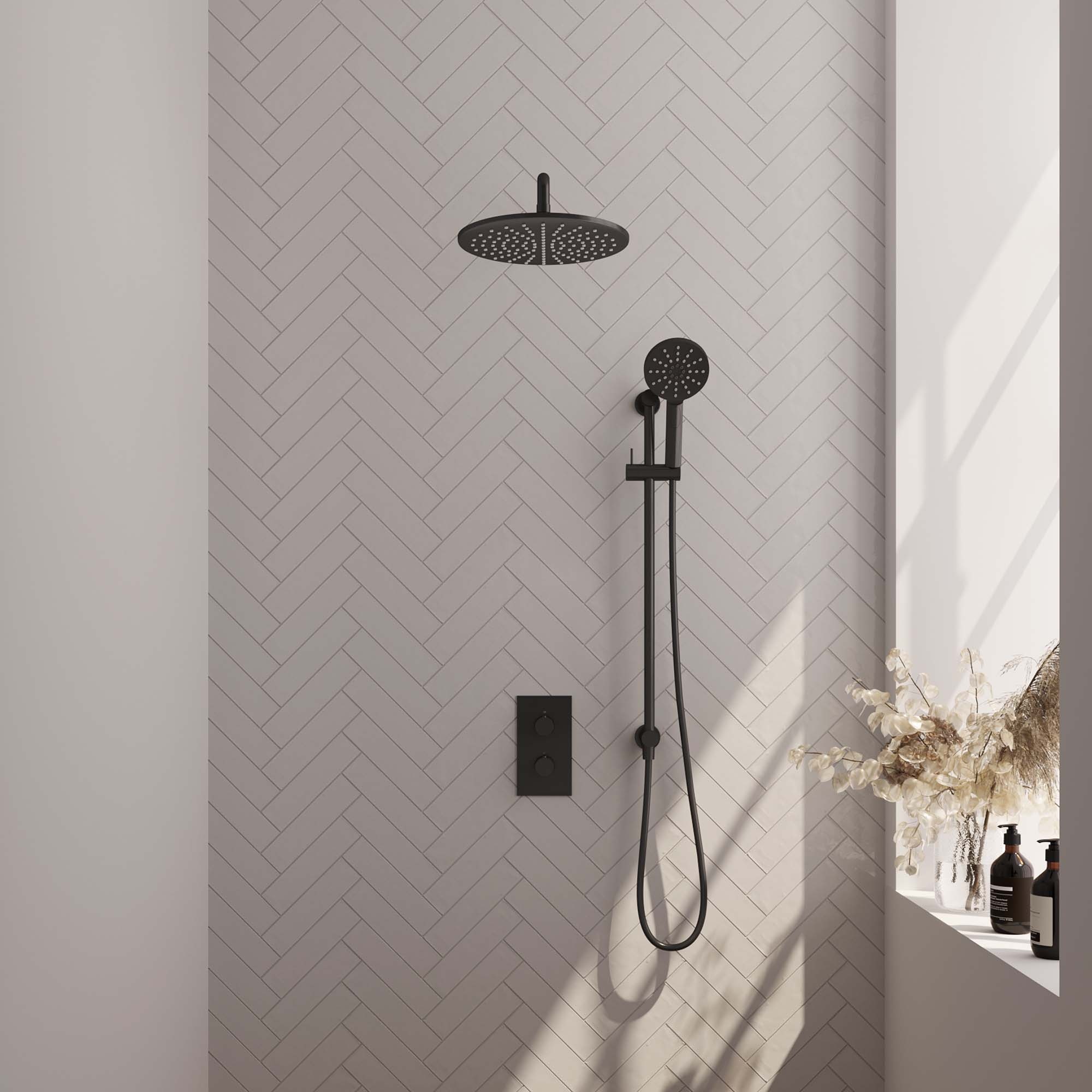 Black Edition thermostatische inbouw regendouche set met 3-weg omstelling, 30 cm douchekop, gebogen muurarm, 3-standen handdouche en geïntegreerde