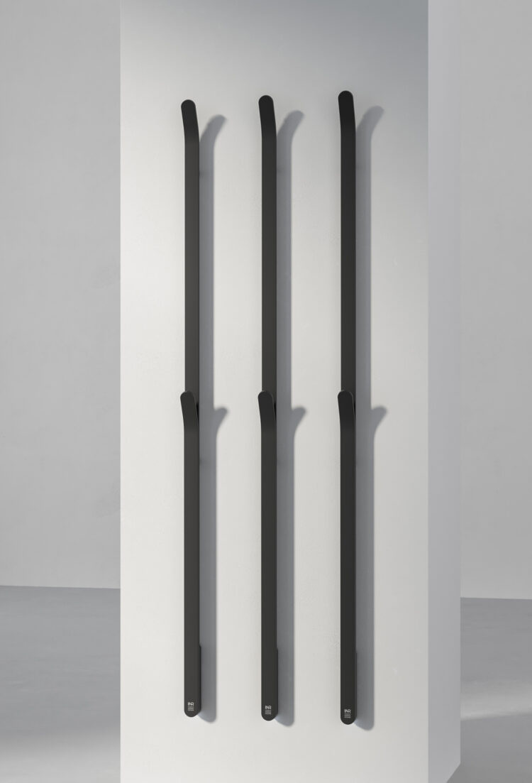 Instamat Arc, elektrische handdoekwarmer Soft wit / Soft zwart