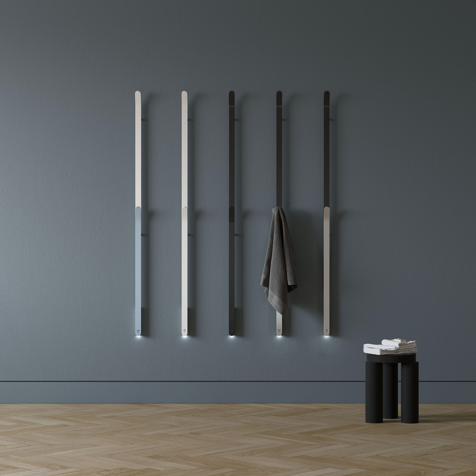 Instamat Arc, elektrische handdoekwarmer Soft wit / Soft zwart