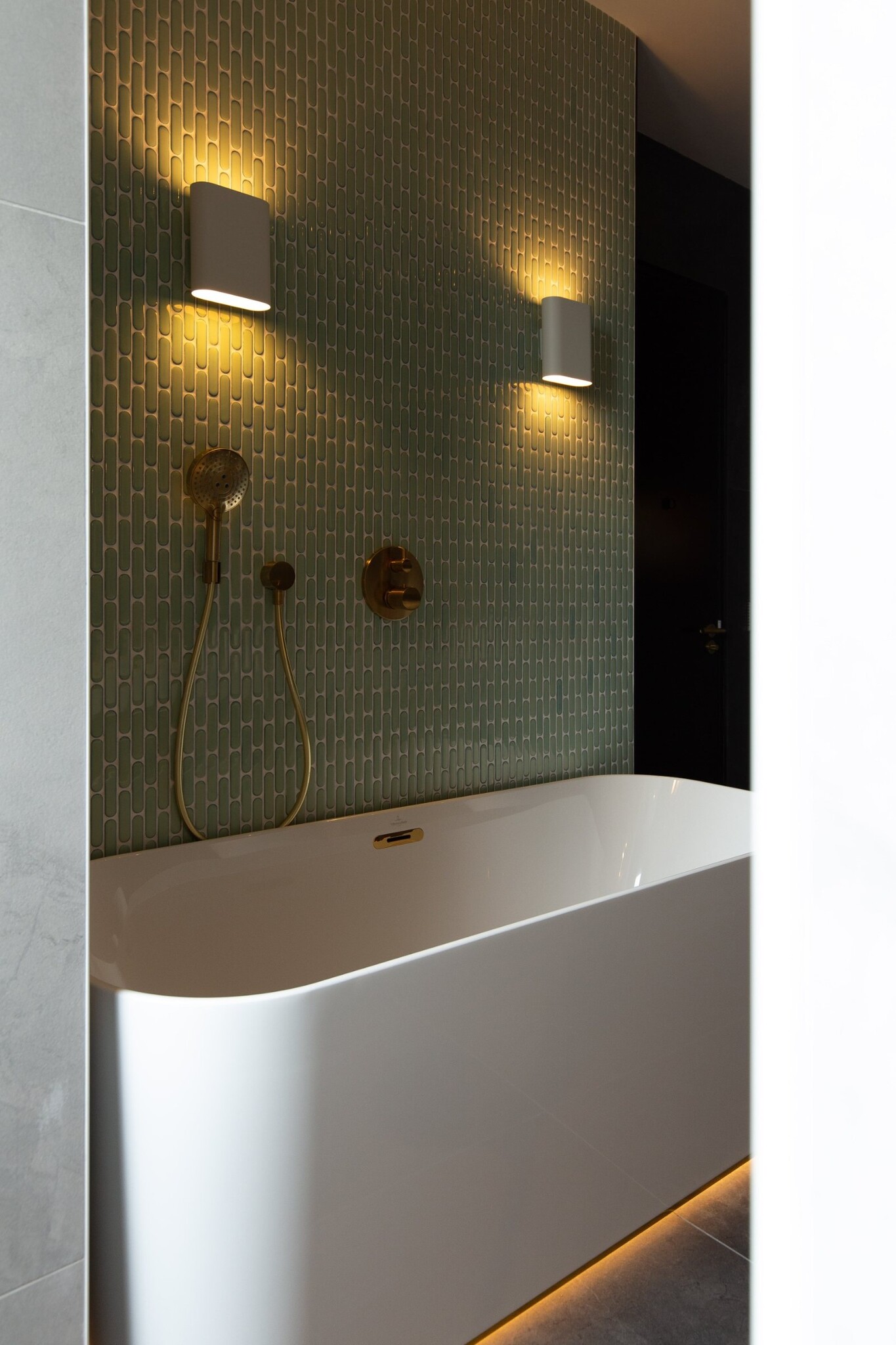 The Mosaic Factory Mozaiek Sevilla Ovalen Vinger Licht Groen 2,3x9,8