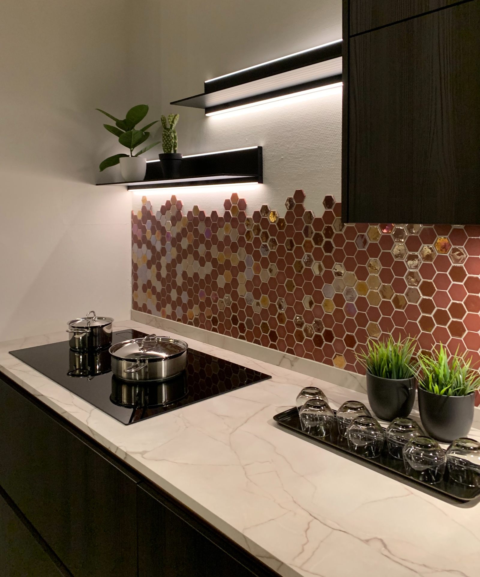 The Mosaic Factory Mozaiek Valencia Hexagon Burgundy 4,3x5,0