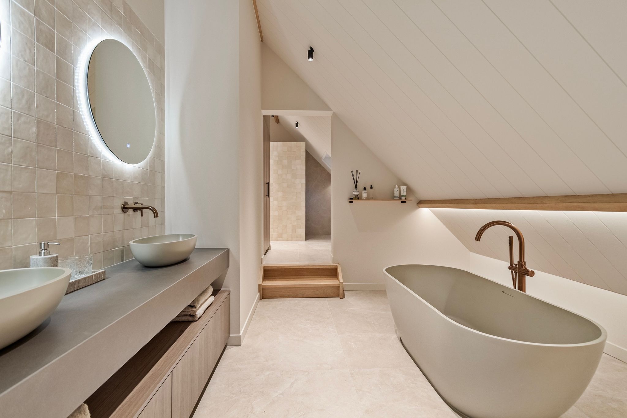 Comfortabele en tijdloze badkamer