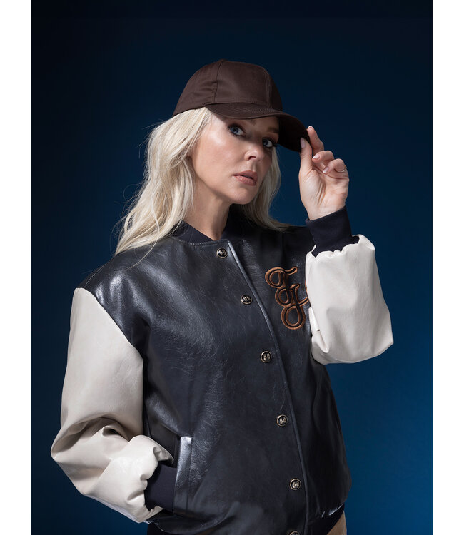 FIFHT HOUSE JUDE Jas