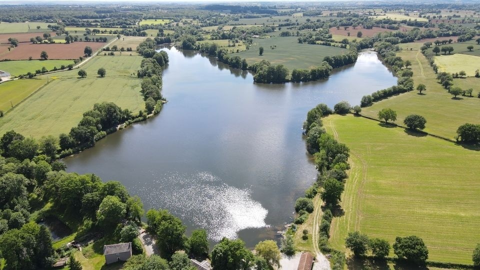 Pêche à la carpe sur l'étang des Chateliers