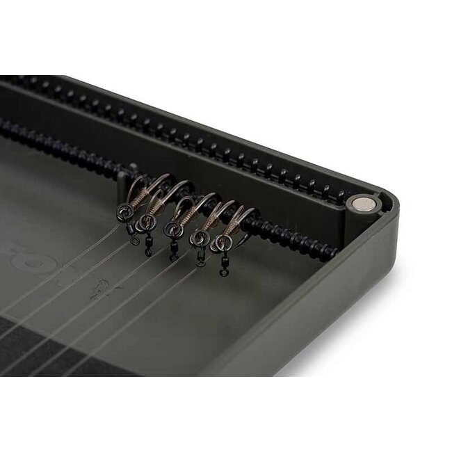 FOX EDGES Medium Rig Box : Stockage compact et efficace des gréements