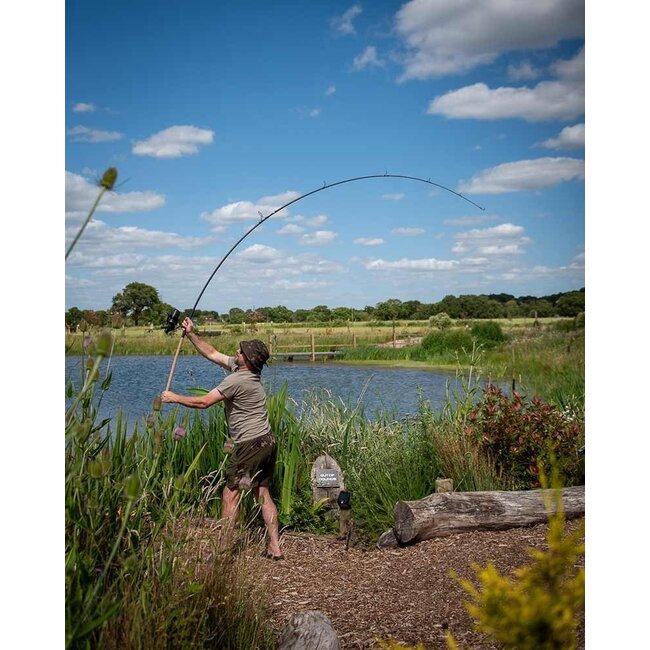 FOX Horizon X3-S 12ft 3.50lb Shrink Handle Rod avec des lancers puissants et une finition de haute qualité