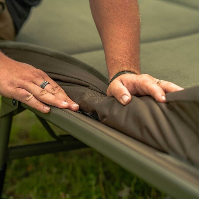 Avid Carp Lit Benchmark Ultra