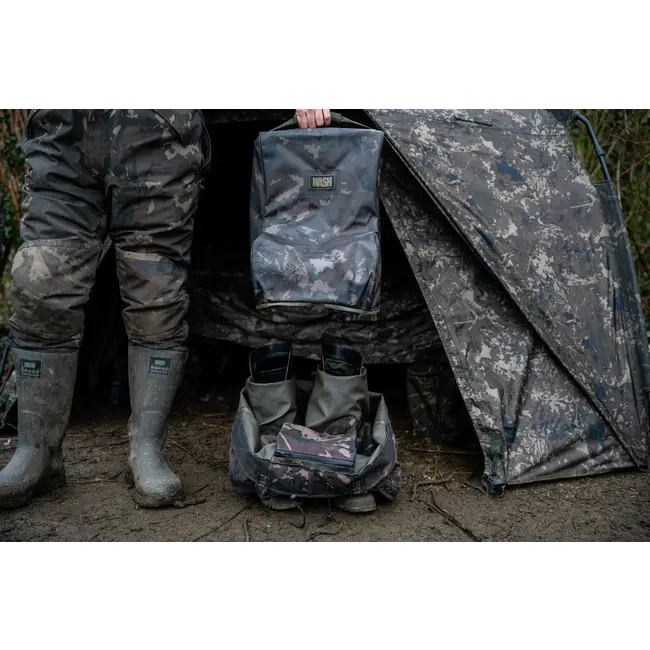 Nash Combinaison de pataugeage imperméable et sac à bottes Subterfuge