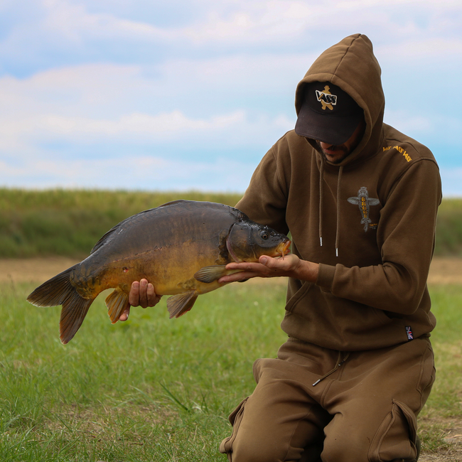Vass Carp Rising - Sweat à capuche - Vert kaki - Intérieur en polaire - Vêtements