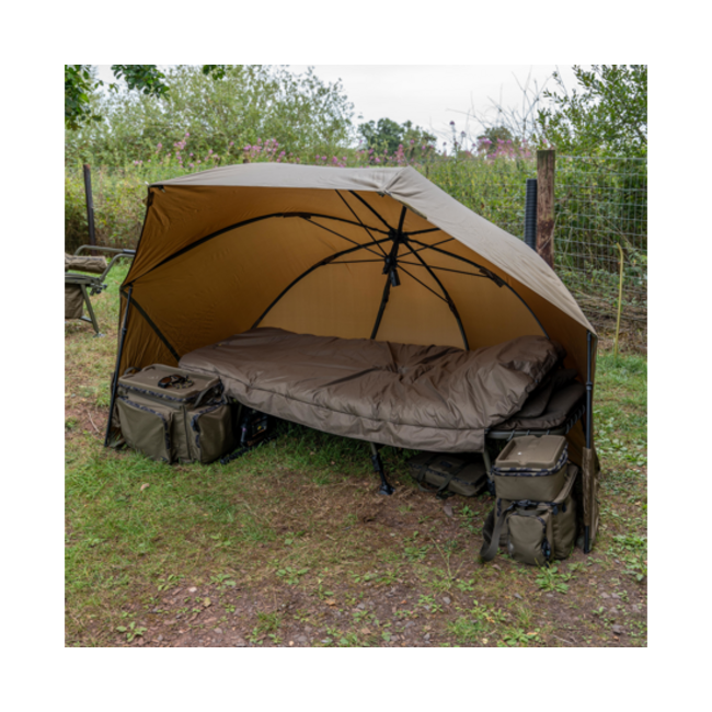 Avid Carp Revolve - 60in Overnight Brolly - Avec des piquets anti-tempête - Système d'abri super léger