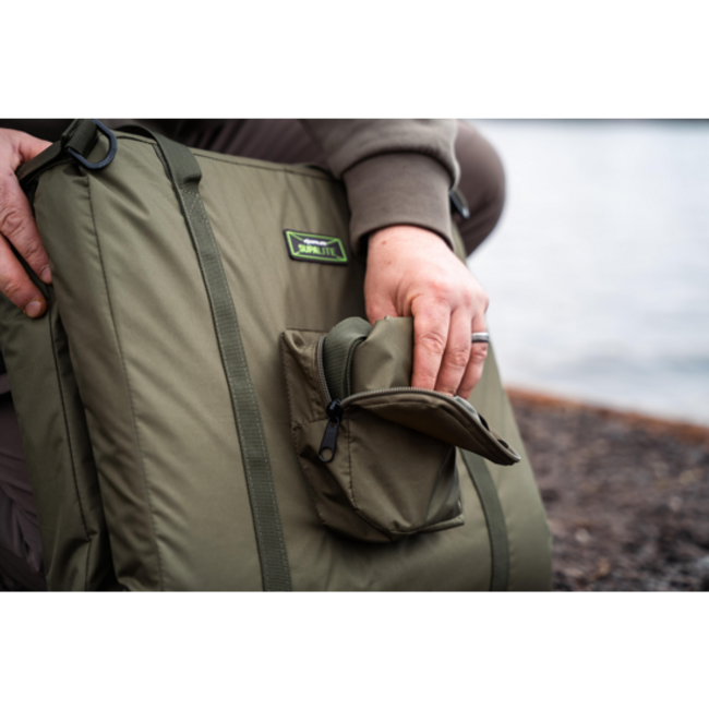 Korum Supa Lite Fishcare Set - Tapis de dégrappage pliable avec sac de pesée - Compact et facile à transporter