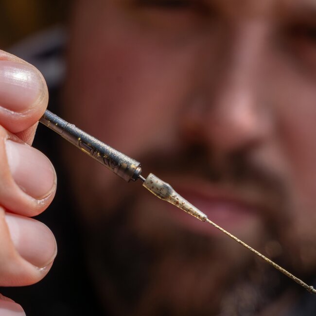 Avid Carp Outline FleckTone - Short Bag Stem